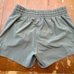 Lululemon HOTTY HOT SHORT 'high-rise' 4"